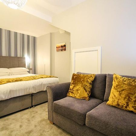 The Scarborough Travel And Holiday Lodge Экстерьер фото
