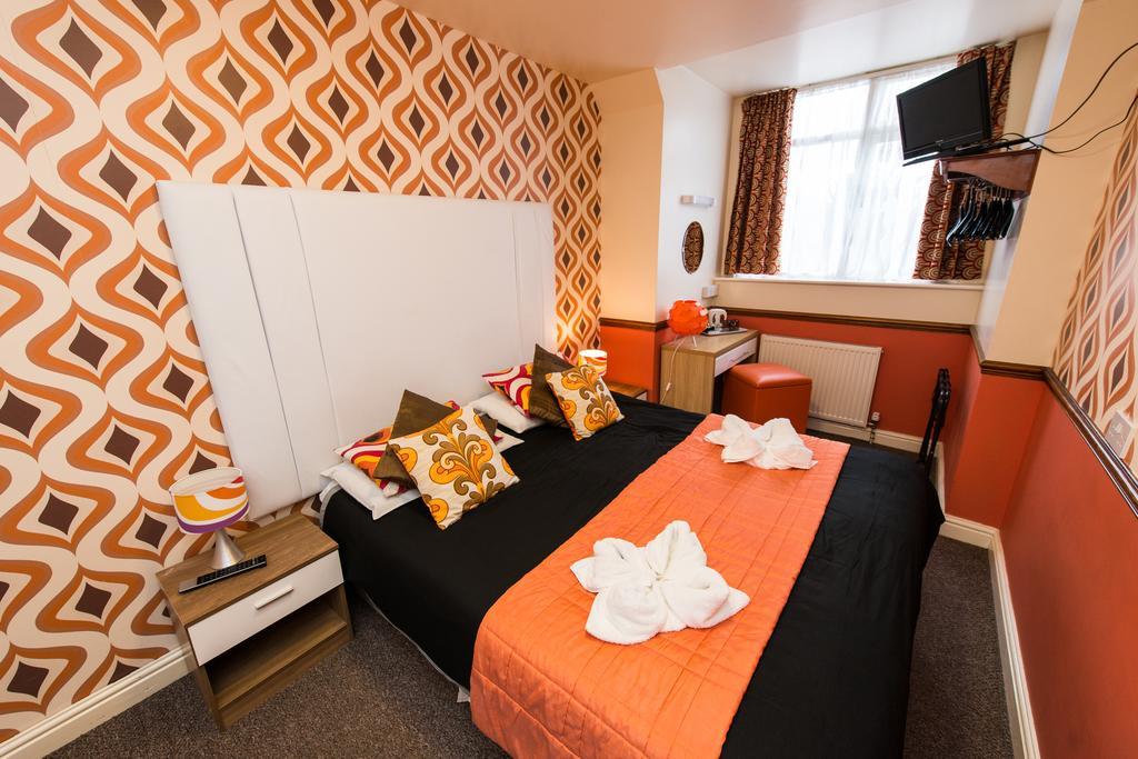 The Scarborough Travel And Holiday Lodge Экстерьер фото