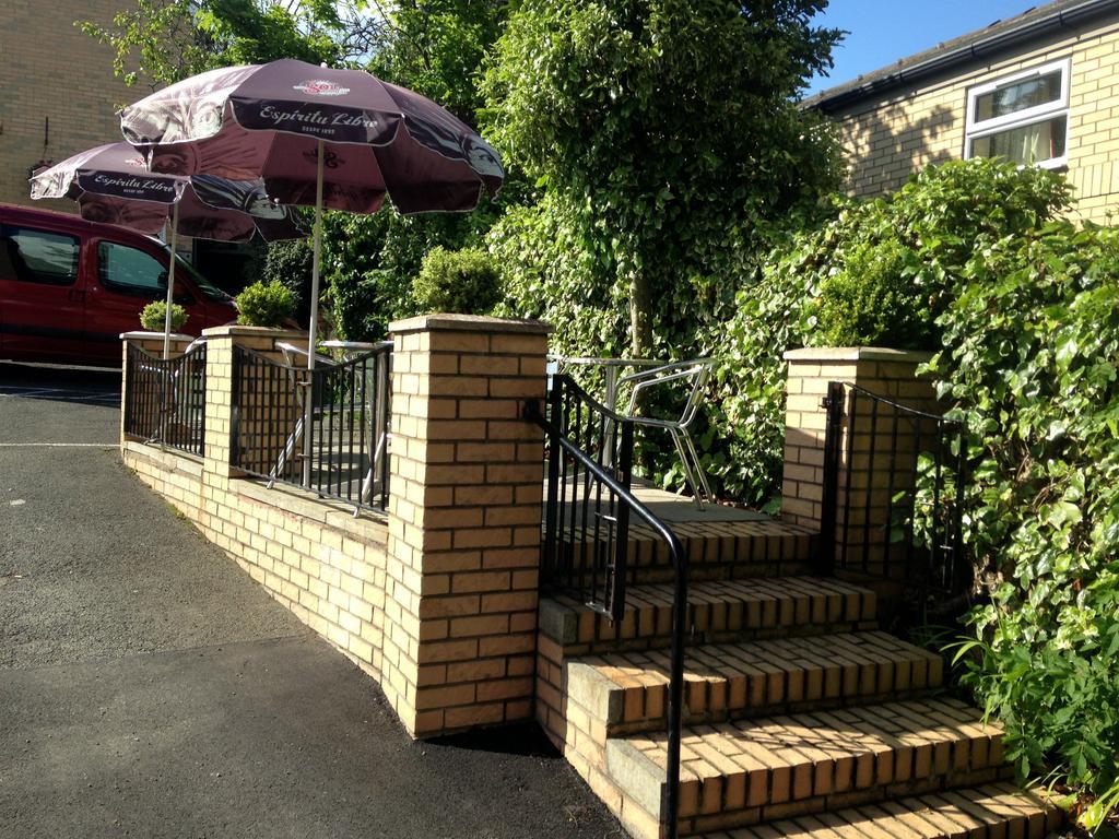 The Scarborough Travel And Holiday Lodge Экстерьер фото