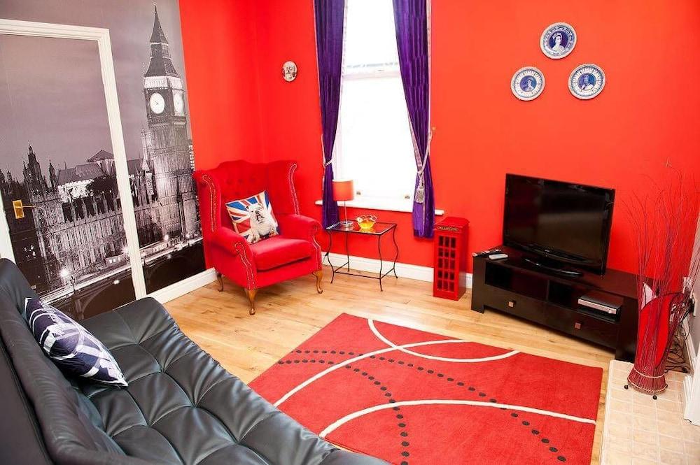 The Scarborough Travel And Holiday Lodge Экстерьер фото