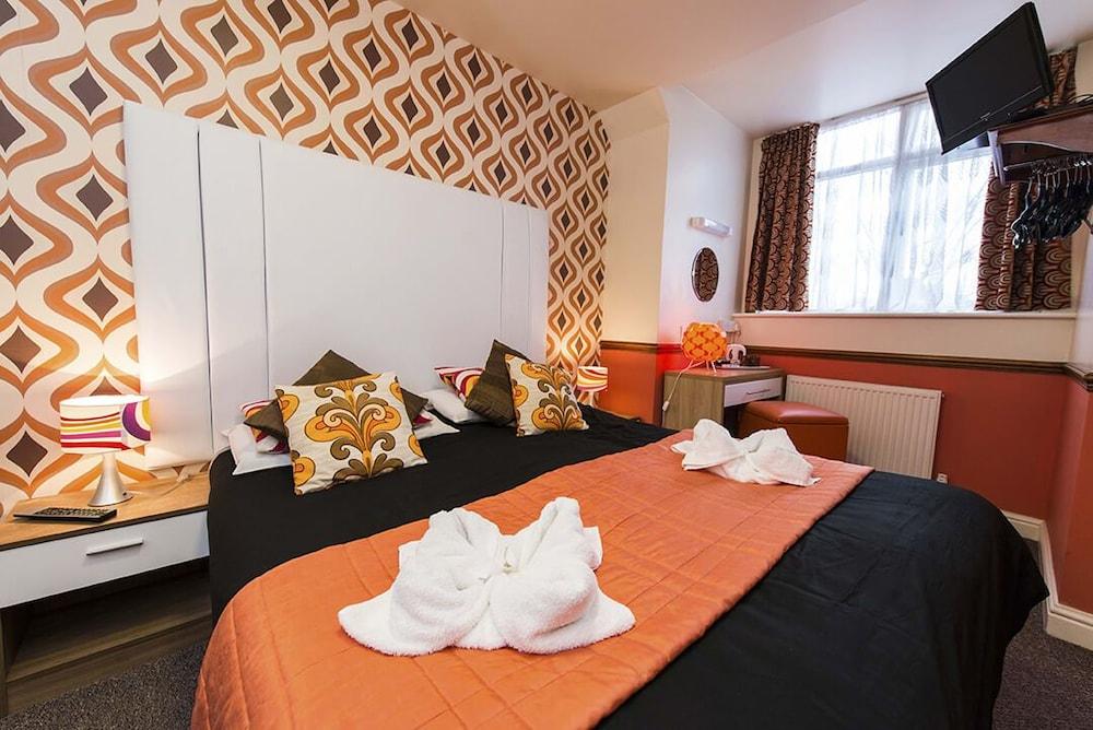 The Scarborough Travel And Holiday Lodge Экстерьер фото