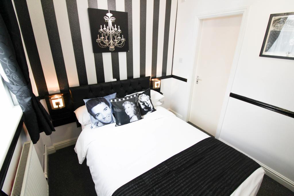 The Scarborough Travel And Holiday Lodge Экстерьер фото