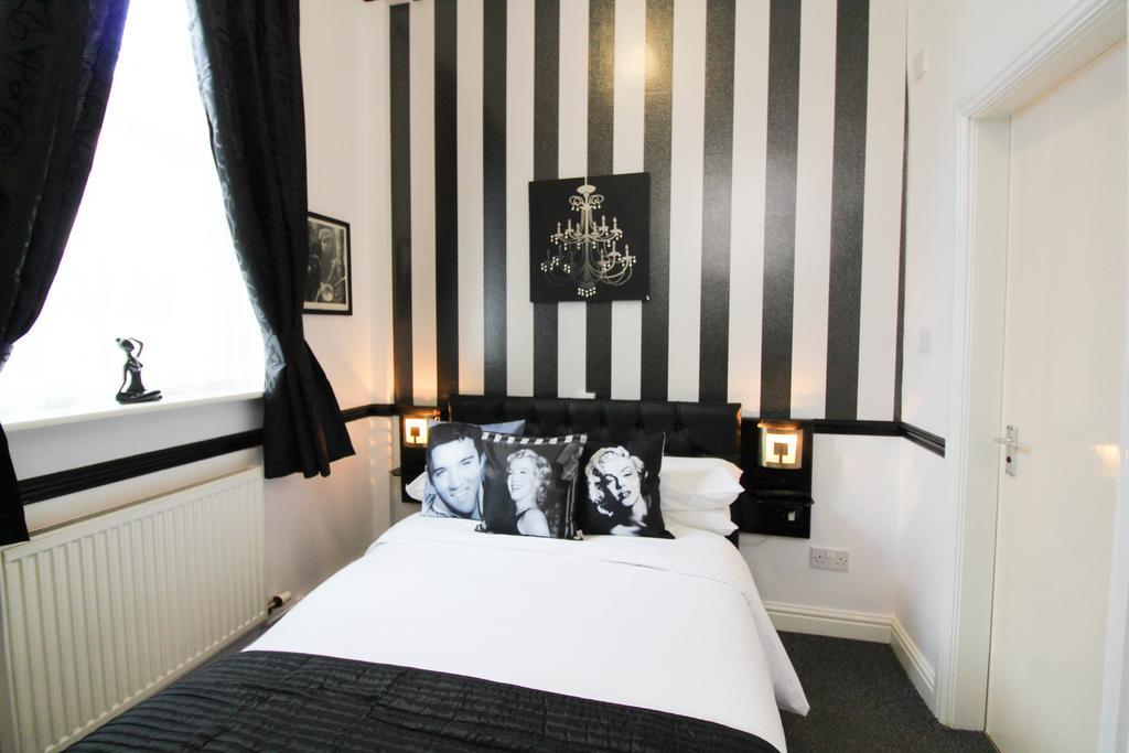 The Scarborough Travel And Holiday Lodge Экстерьер фото