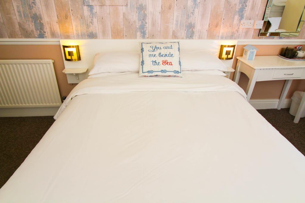 The Scarborough Travel And Holiday Lodge Экстерьер фото