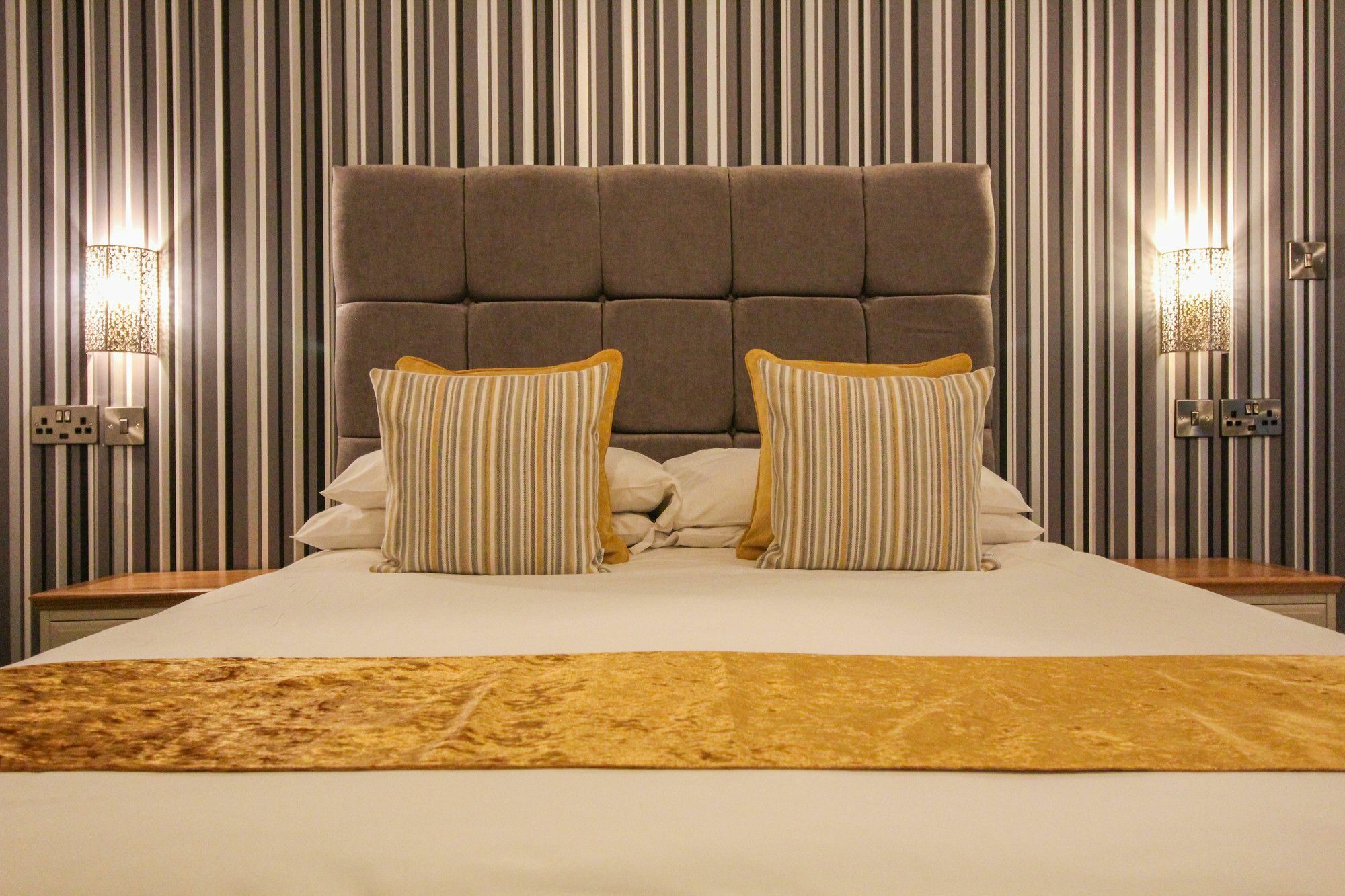 The Scarborough Travel And Holiday Lodge Экстерьер фото