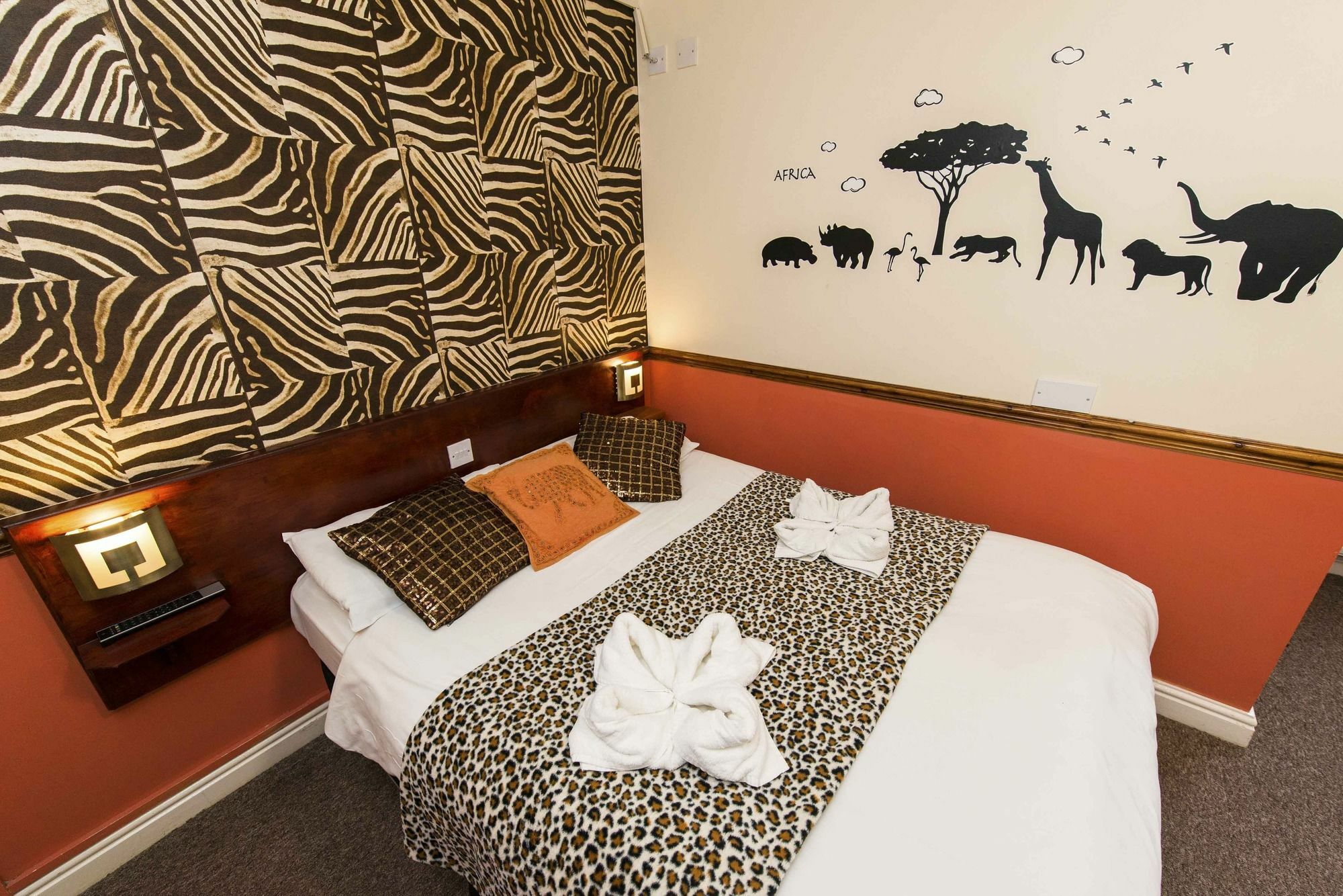 The Scarborough Travel And Holiday Lodge Экстерьер фото