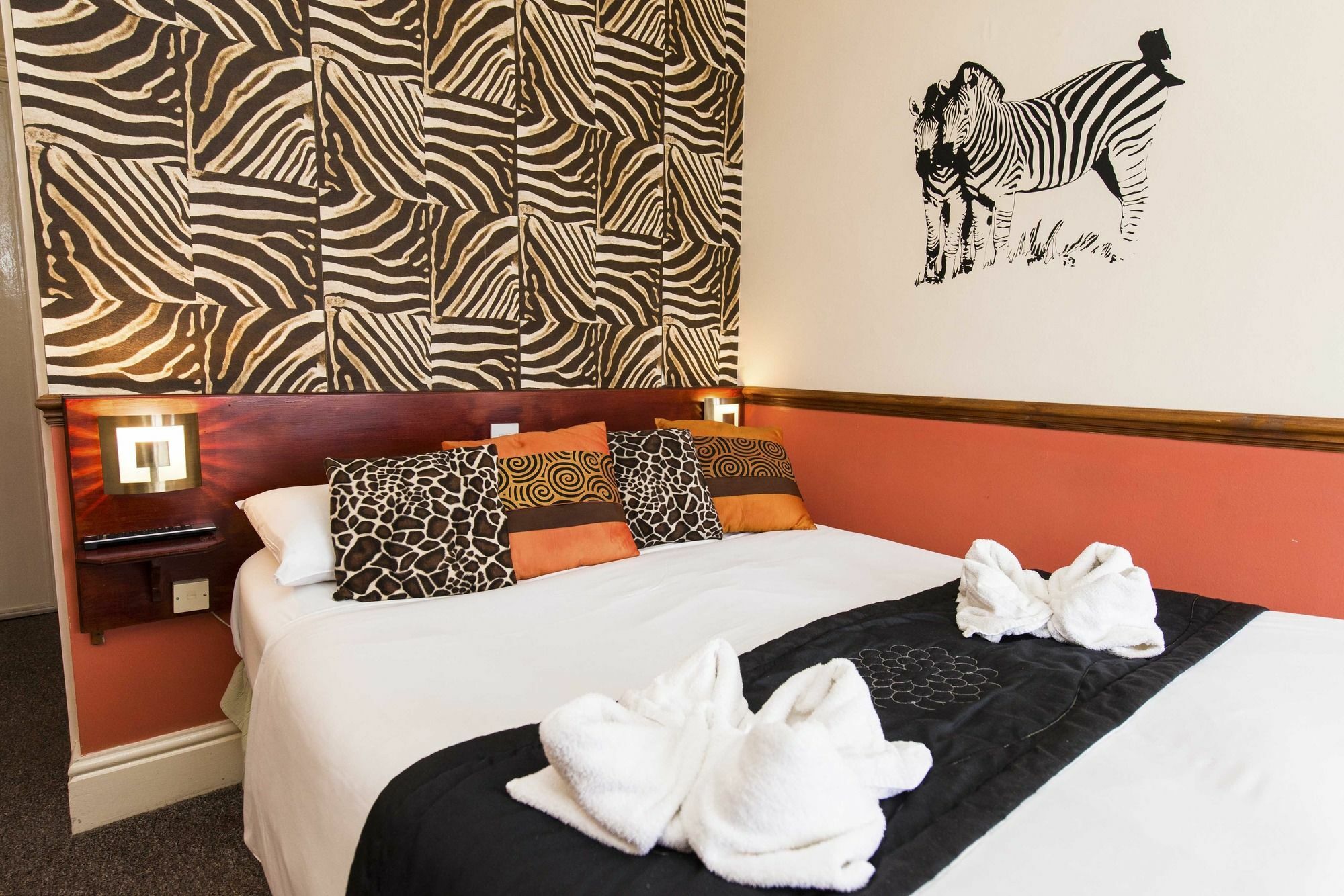 The Scarborough Travel And Holiday Lodge Экстерьер фото