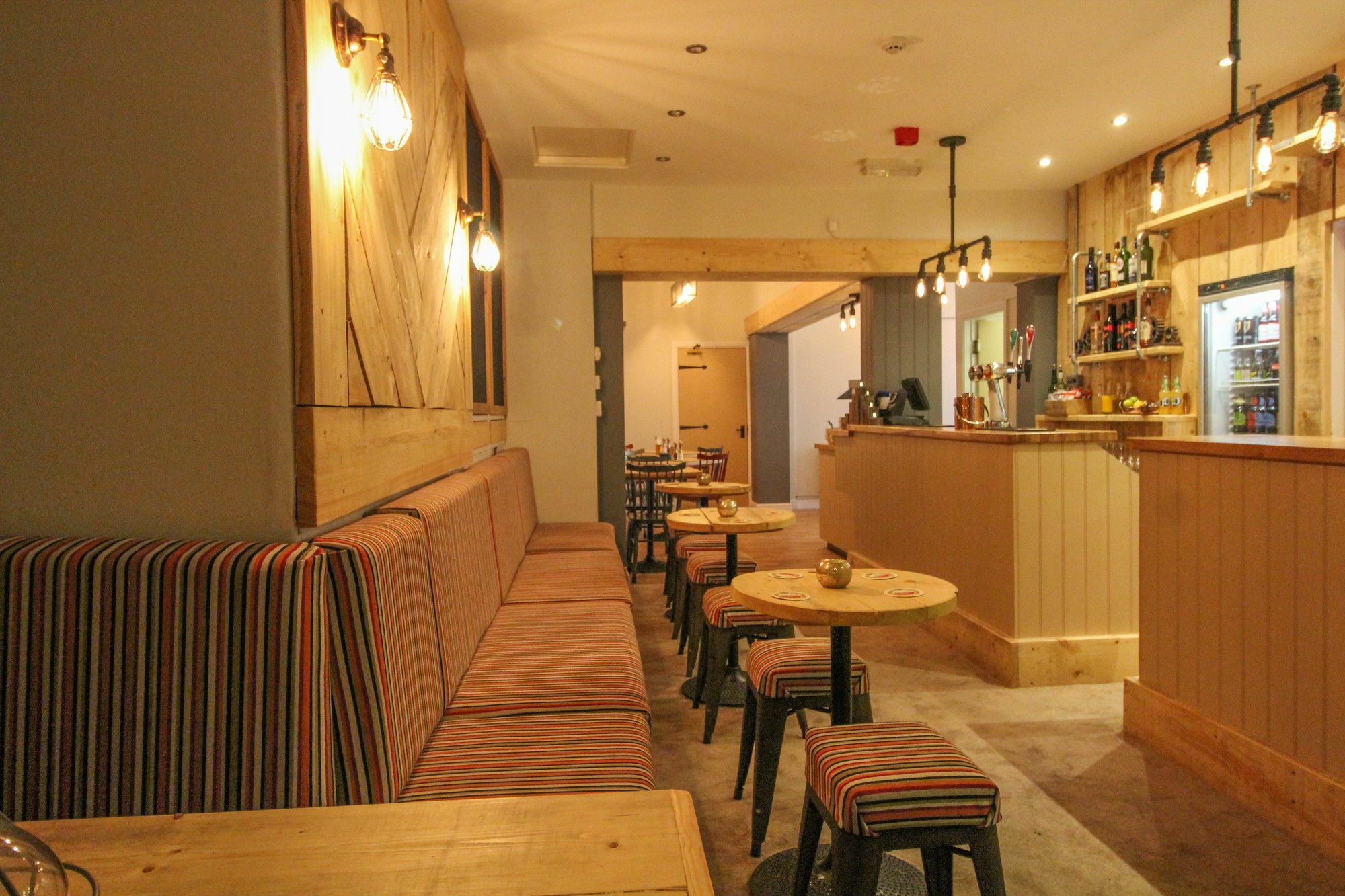 The Scarborough Travel And Holiday Lodge Экстерьер фото